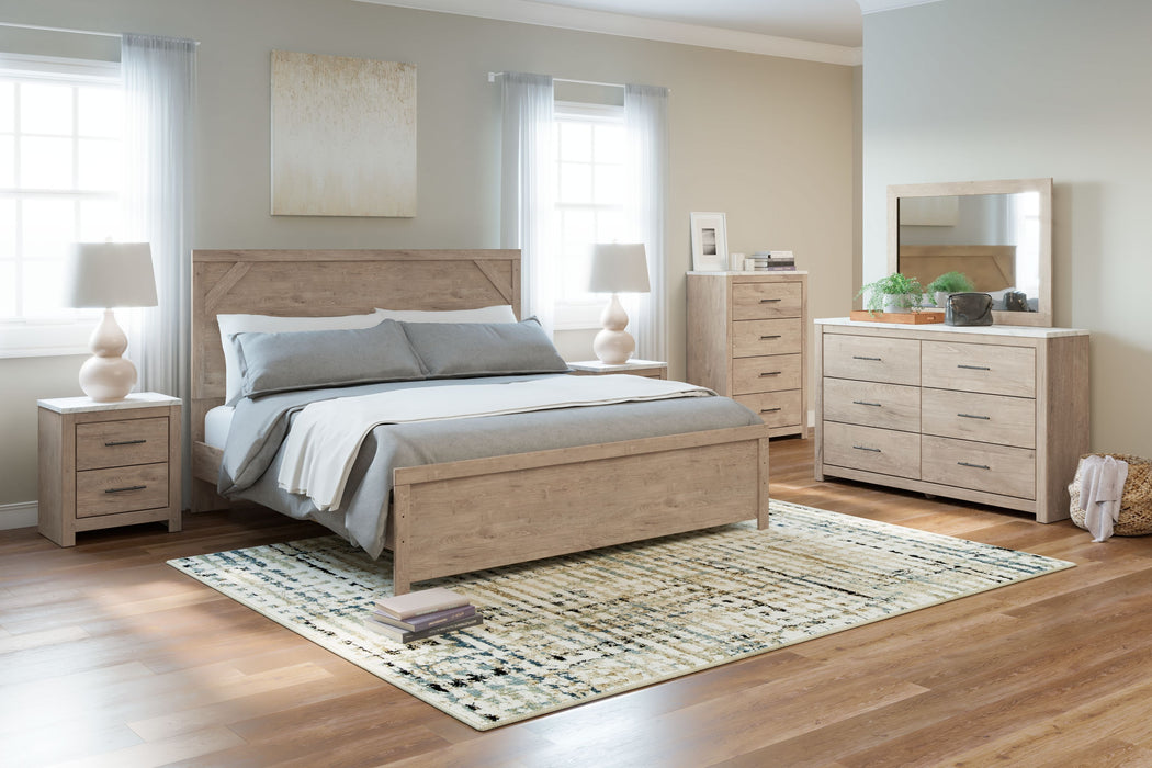 Senniberg - Light Brown / White - 6 Pc. - Dresser, Mirror, Queen Panel Bed, 2 Nightstands