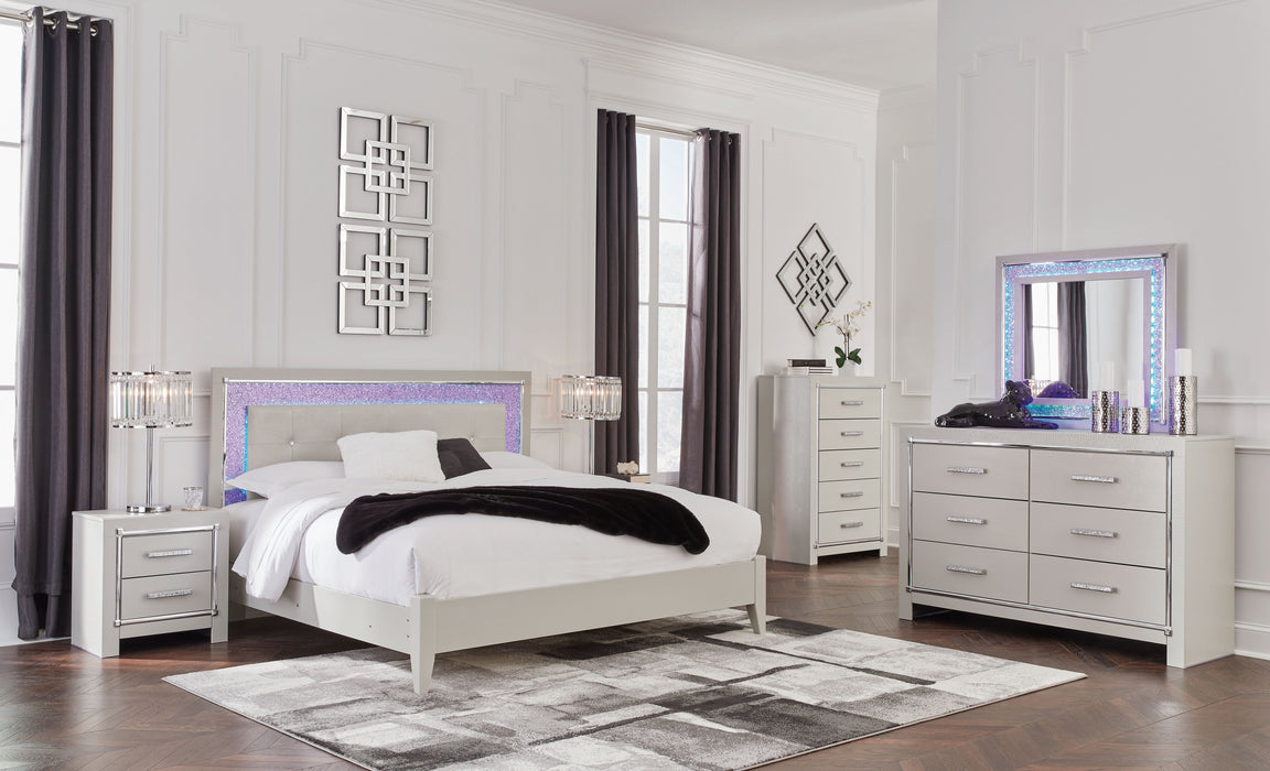 Zyniden - Silver - 7 Pc. - Dresser, Mirror, Chest, King Upholstered Panel Bed, 2 Nightstands