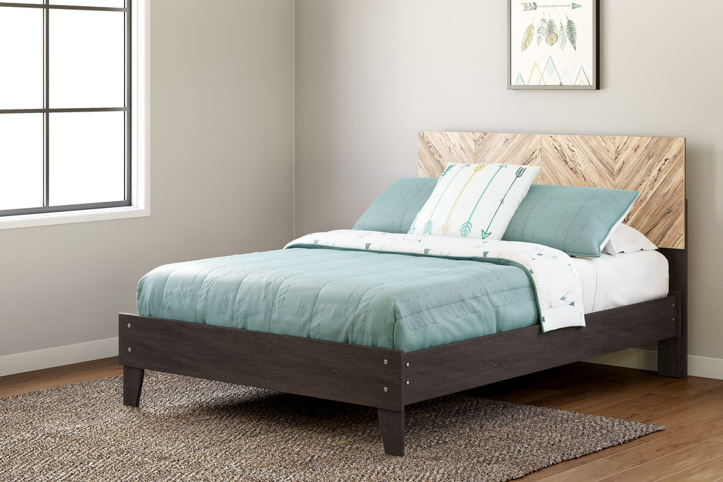 Piperton - Brown / Black - Full Panel Platform Bed