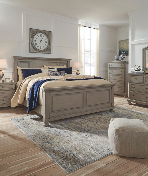 Lettner - Light Gray - 7 Pc. - Dresser, Mirror, California King Panel Bed, 2 Nightstands