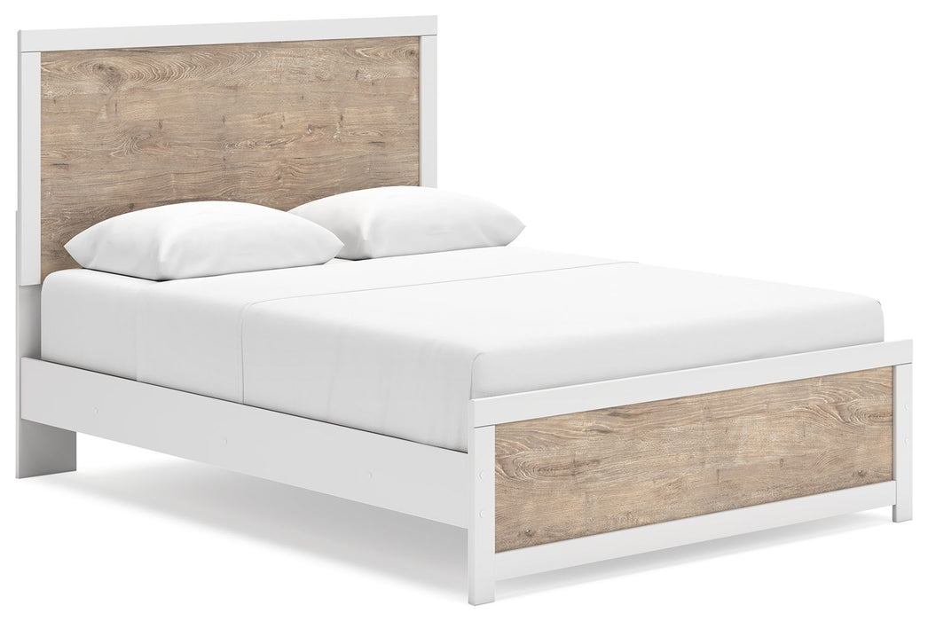 Charbitt - Two-tone - Queen Panel Bed